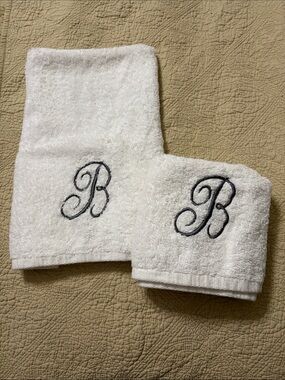 Set of 2: Monogrammed 'B' White Hand Towels